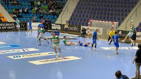 Momento del partido entre Helvetia Anaitasuna y Recoletas Valladolid