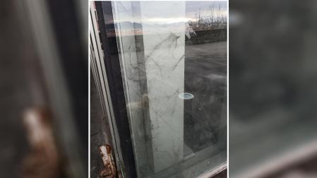 Dejadez y miedo en el ascensor de Descalzos