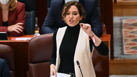 La presidenta de la Comunidad de Madrid, Isabel Díaz Ayuso, interviene este jueves en el pleno de la Asamblea