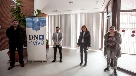 De izda a dcha,Gerardo Echeverría, de la plataforma para la sanidad digna de Olite; el alcalde de Peralta, Juan Carlos Castillo; la médica Dolores Chueca y la gerente de Atención Primaria, Yolanda Martínez