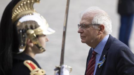 Josep Borrell llega a un encuentro informal de jefes de estado de la UE en Versalles