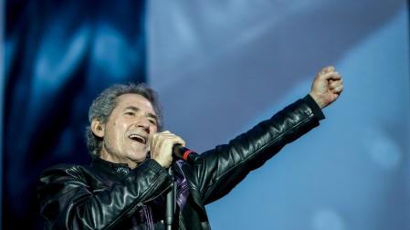 Miguel Ríos, en un momento del concierto en el Wizink Center