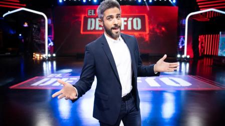 Roberto Leal es el encargado de presentar el programa de televisión 'El Desafío', en Antena 3