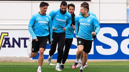 Varios futbolistas del Villarreal durante un entrenamiento