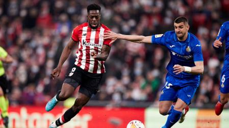 Williams y Mitrovic durante el Athletic-Getafe
