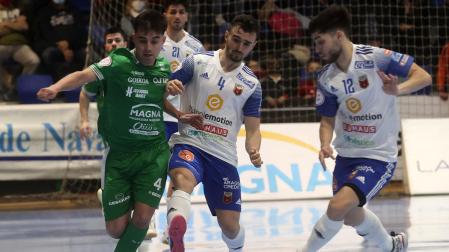 El cierre madrileño Toni, que trata de irse de Óscar Villanueva, regresó a las pistas cuatro meses y medio después tras superar una lesión