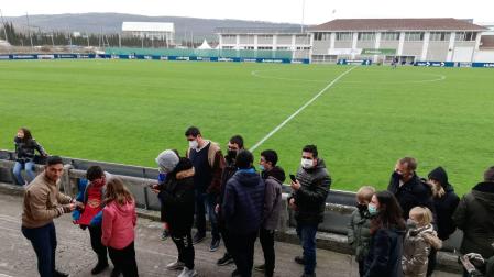 El Chimy Ávila ha causado expectación con su presencia en el partido de Osasuna Femenino
