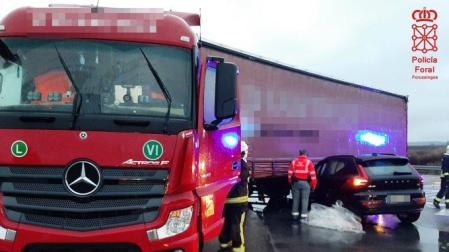 Imagen de cómo han quedado los vehículos tras la colisión