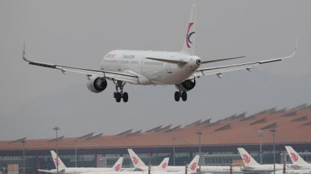 La aerolínea China Eastern ha retirado todos sus aparatos Boeing 737-800, como el siniestrado este lunes