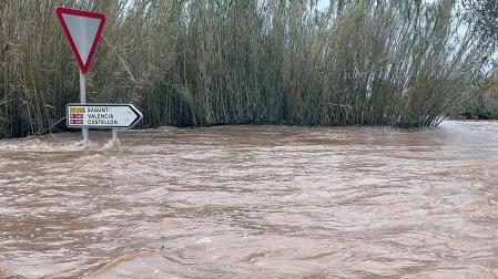 Carretera cercana al puerto de Siles en Canet de Berenguer (Valencia)