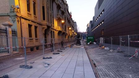 Aspecto de la calle hace unos días, en plena materialización de las obras