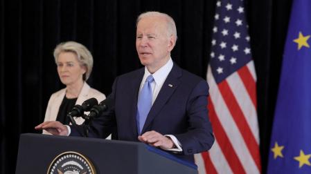 El presidente de Estados Unidos, Joe Biden, junto a la presidenta de la Comisión Europea Ursula Von der Leyen, en Bruselas