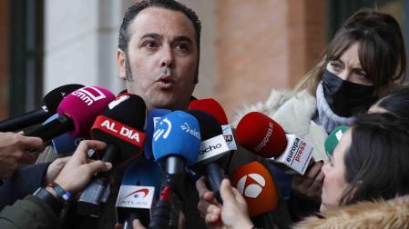 El presidente de la Plataforma Nacional por la Defensa del Transporte, Manuel Hernández, en declaraciones a los medios