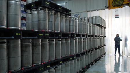 Varios barriles de cerveza artesanal, sin enviar por el paro de transportes