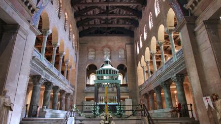 El santoral recuerda hoy 28 de marzo a San Sixto III. En la imagen, la basílica de San Lorenzo Extramuros en Roma