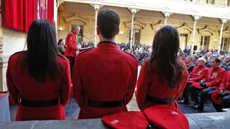Tres agentes, durante el acto con motivo del Día de la Policía Foral en febrero de 2019