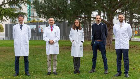 De izquierda a derecha, los investigadores Alejandro Fernández-Montero, Miguel Ángel Martínez-González, Silvia Carlos, Arturo Ariño y Fares Amer