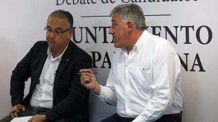 Enrique Maya, alcalde de Pamplona, y Joseba Asiron (EH Bildu)