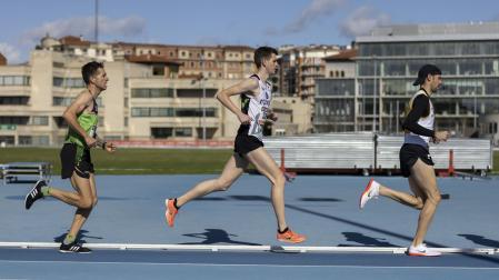 Javi Nagore ganó el 10.000 y ‘tiró’ de David Pérez para que lograra la mínima del nacional sub-23