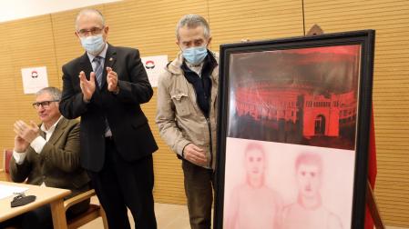 Enrique Maya junto a Juan José Aquerreta en la presentación del cartel de la Feria del Toro