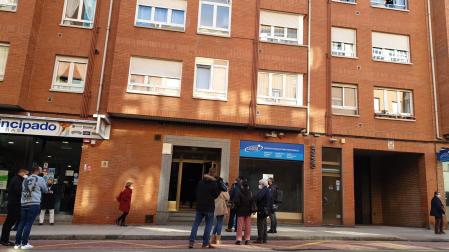 Edificio en el que sucedió el asesinato de la niña Erika de 14 años, en Oviedo