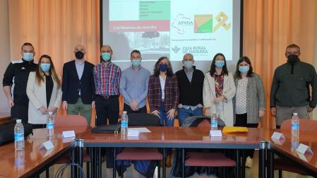 Impulsores y colaboradores del programa, junto a alumnado que ha obtenido gracias a él su carné de conducir