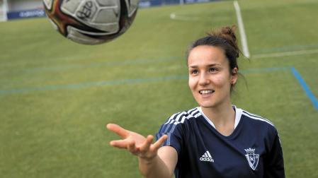Anita Velázquez, en Tajonar antes de la sesión de vídeo que tuvo el equipo el pasado jueves