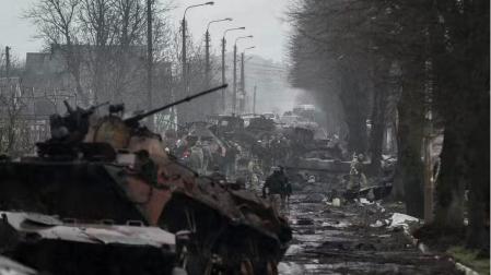 Devastación: Los soldados ucranianos han encontrado espeluznantes pruebas de crímenes de guerra en las zonas que han recuperado de los rusos