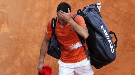 Novak Djokovic se retira tras ser eliminado en Montecarlo por el español Alejandro Davidovich