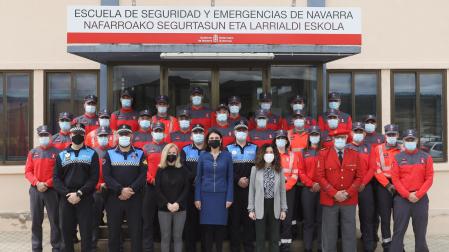 Foto de familia en la Escuela de Seguridad y Emergencias de Navarra (ESEN)