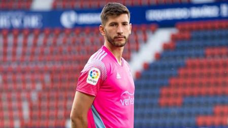 David García, con la camiseta que estrenará Osasuna en Mestalla