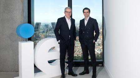 El nuevo Presidente del Consejo Rector Internacional Pablo Isla junto a Diego del Alcázar Benjumea, CEO de IE University