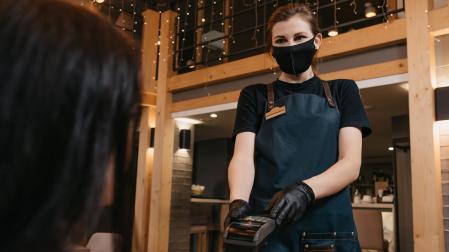 El síndrome de la cara vacía puede aparecer con el fin de la obligación de llevar mascarilla en interiores