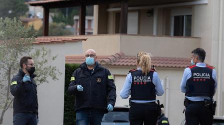 Los Mossos continúan sus investigaciones en la vivienda de Lloret de Mar