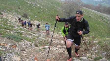 Imagen de un grupo de participantes en las estribaciones de San Miguel de Aralar hace tres años
