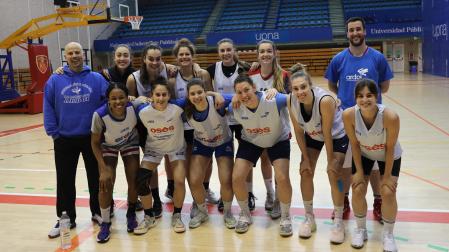Las jugadoras del Osés Construcción Ardoi durante el entrenamiento del jueves donde prepararon el enfrentamiento ante el Manuela Fundación Raca