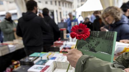 Imágenes de la Feria del Libro celebrada en Pamplona./
