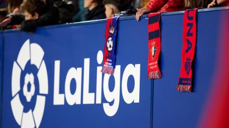 Un detalle de unas bufandas en la grada de El Sadar durante el último partido contra el Real Madrid