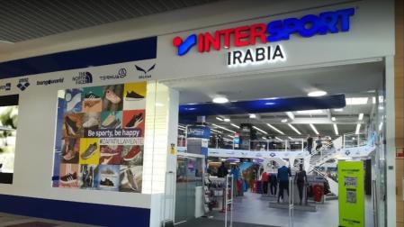 Tienda de Intersport en el Centro Comercial La Morea