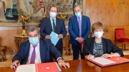 Firma del convenio entre La Universidad de Navarra y la Fundación Ramón Areces