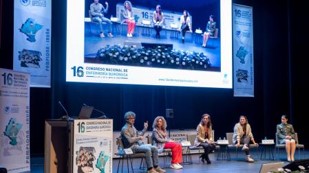 Izda a dcha: Albert Sánchez (Hope&Progress), Ana Quiroga (Plaza de Toros), Marta Erroz, Yurema Martínez (Hope&Progress) y Mª Jesús Hernández (capitana enfermera)