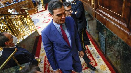 Pedro Sánchez deja el hemiciclo