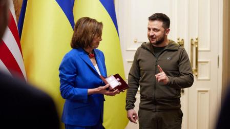 Nancy Pelosi, en su encuentro con Zelenski