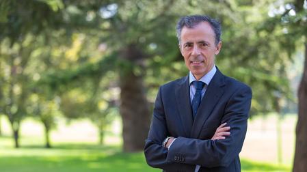 El catedrático Ángel Ruiz de Apodaca