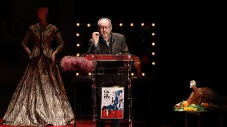 Víctor Iriarte fue el protagonista en una gala en la que el escenario se decoró con objetos clásicos