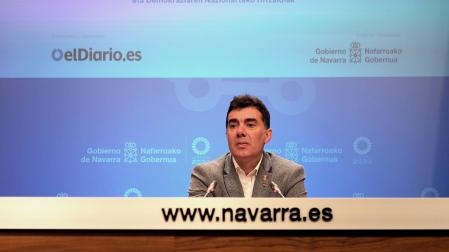 El consejero Eduardo Santos durante la rueda de prensa.
