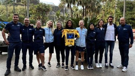 "El ‘once de gala’ que ha hecho posible una Vuelta a Andalucía tan brillante para Movistar Team". Este es el texto con el que el equipo ha bautizado esta fotografía