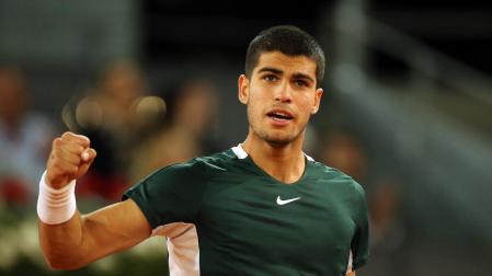 Alcaraz celebra un tanto ante Norrie en el Mutua Madrid Open