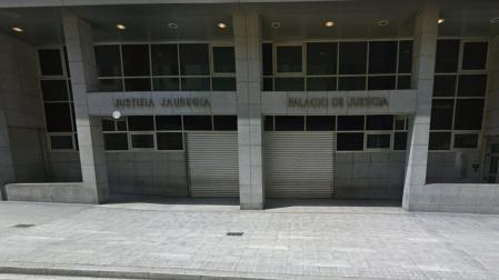Imagen de la entrada a la Audiencia Provincial de Bizkaia