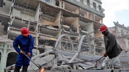 Las labores de rescate continúan en el Hotel Saratoga, en La Habana (Cuba)